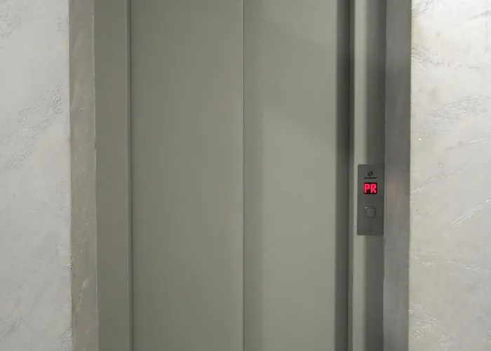 아파트 Studio Apartments *